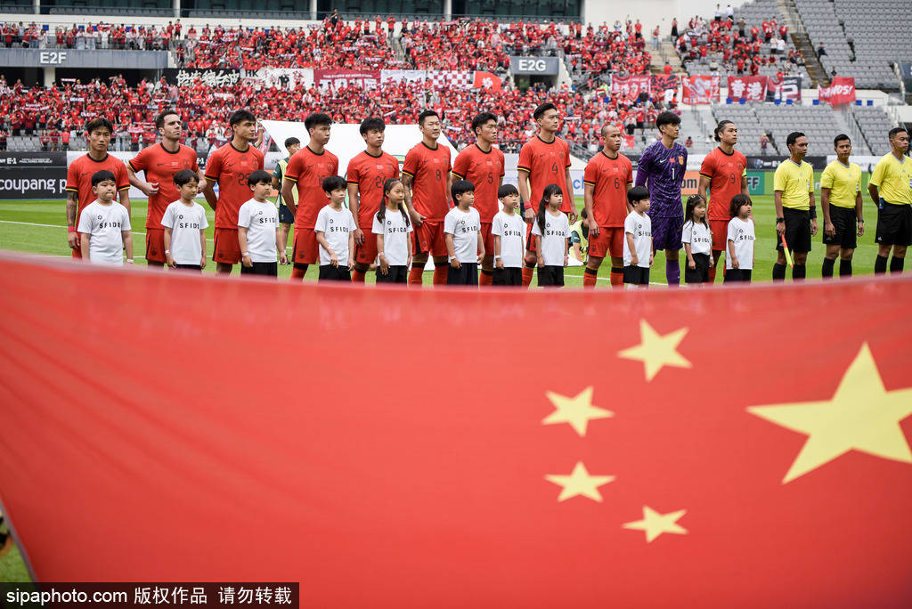 关于中国队不断突破！，阿扎伦卡连续五场比赛得分超过战术调整引发球迷热议的信息