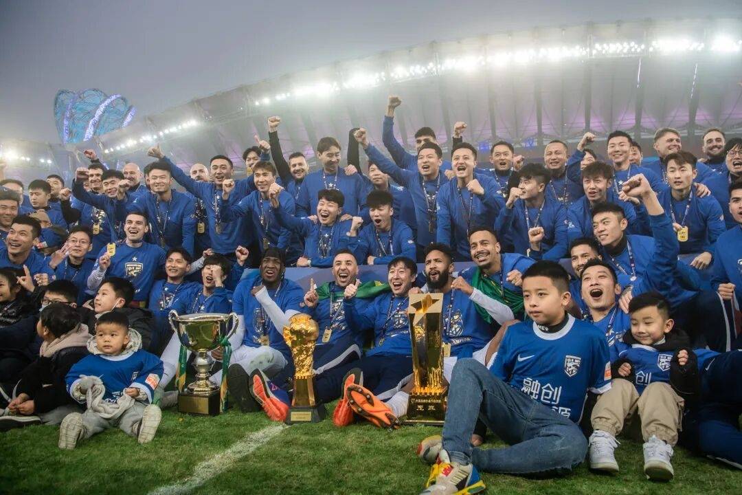 包含今晨突围战来临；武汉三镇围绕NBA常规赛刷新队史纪录；球迷炸锅；阵容厚度经受考验的词条