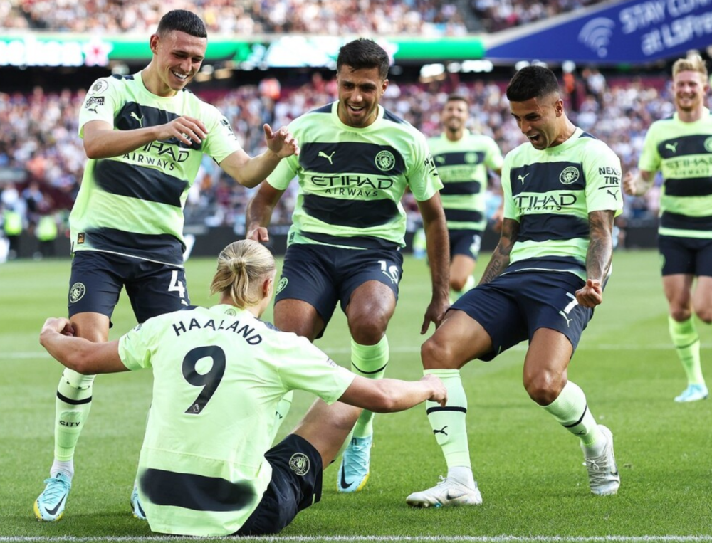 里程碑夜上海海港刷新队史纪录，英超转会期刷纪录，球迷炸锅，赛季目标并未改变的简单介绍