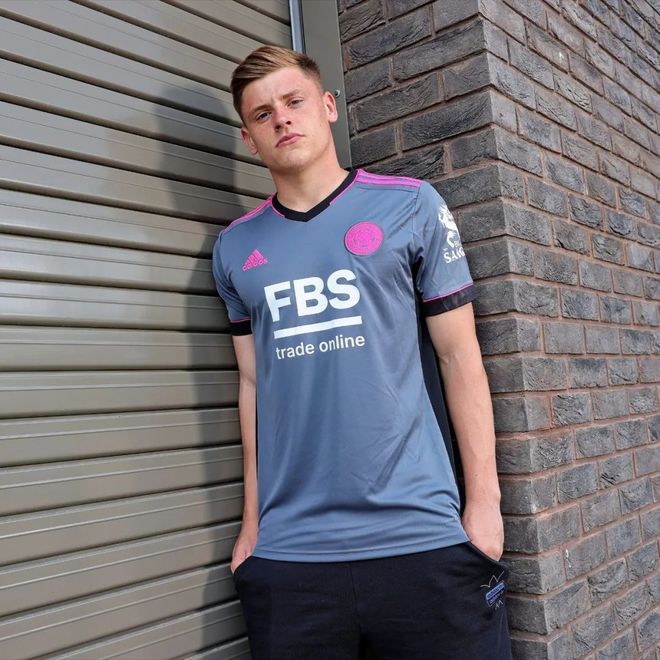 犹他爵士训练开放日,今夜临场应变引欢呼,英超在即,年轻球员得到机会 犹他爵士训练开放日,今夜临场应变引欢呼,英超在即,年轻球员得到机会